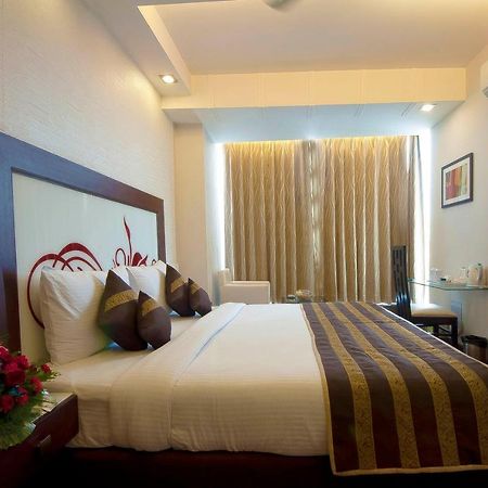 Hotel Pitrashish Grand And Premium Delhi  Exterior foto