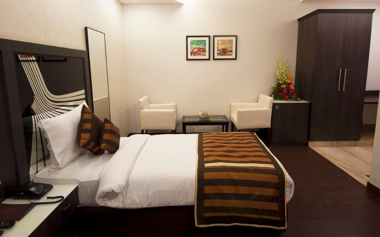 Hotel Pitrashish Grand And Premium Delhi  Exterior foto