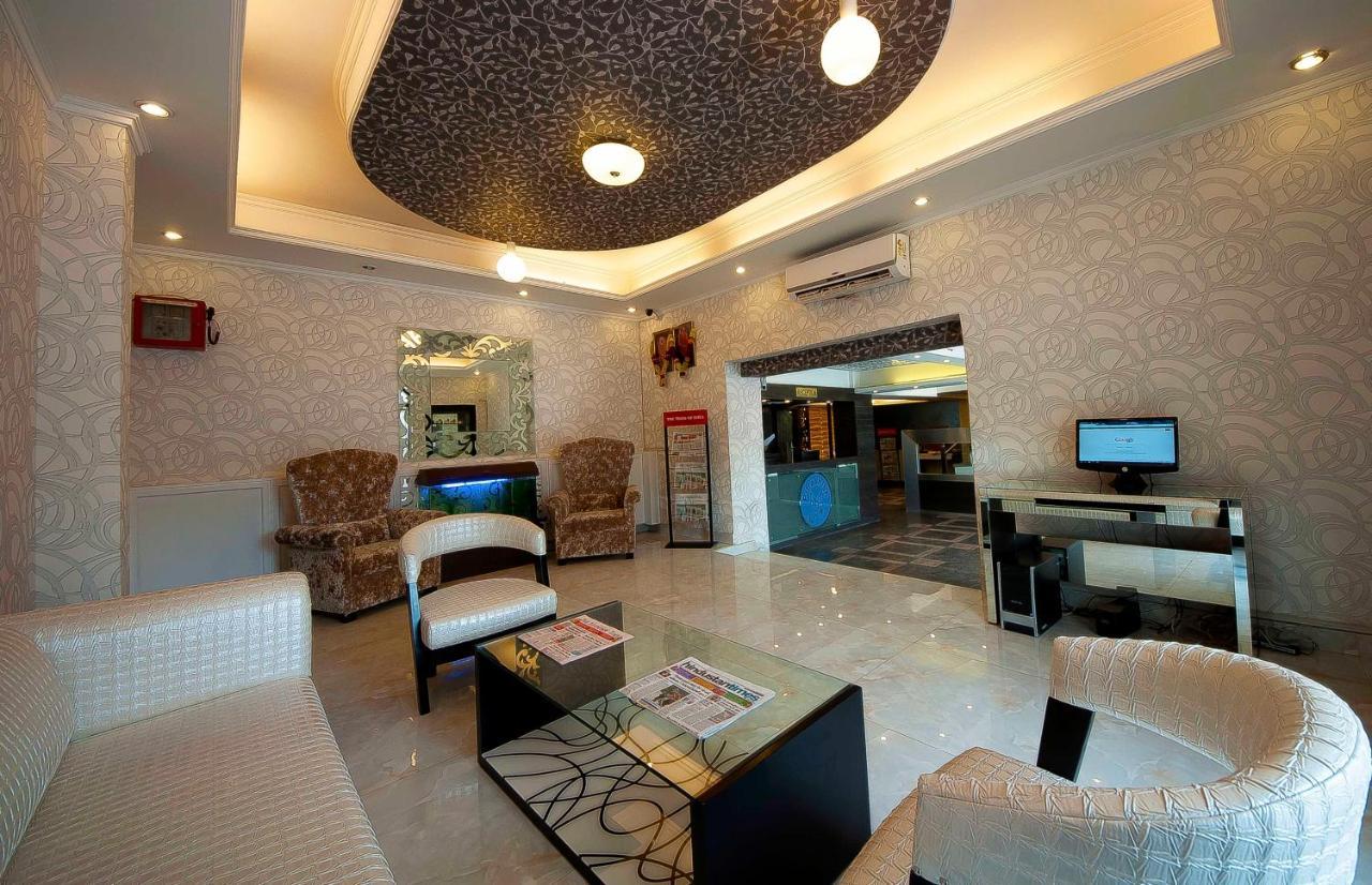 Hotel Pitrashish Grand And Premium Delhi  Exterior foto