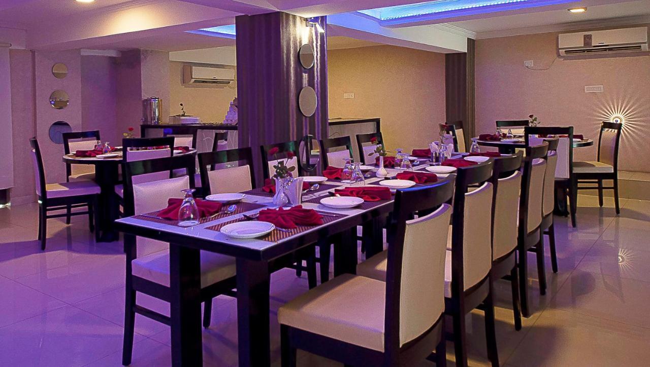 Hotel Pitrashish Grand And Premium Delhi  Exterior foto
